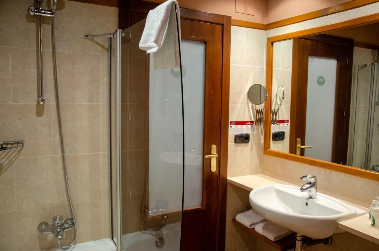 Albares Hotel Vielha e Mijaran Buitenkant foto